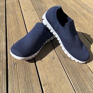 NoSox Boys Slip-on Navy Shoes Size 4